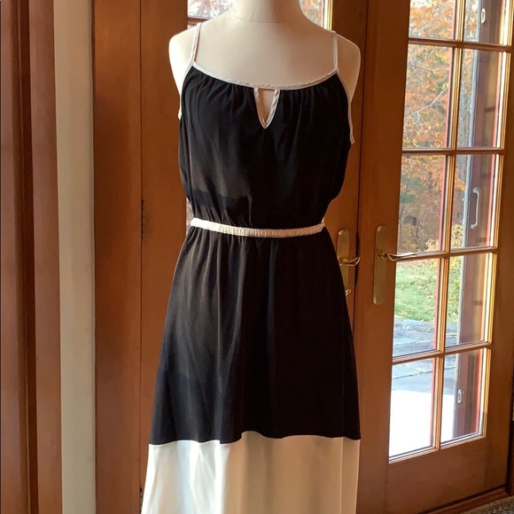Willow & Clay Black/Cream Colorblock Midi Dress, M - Picture 16 of 16